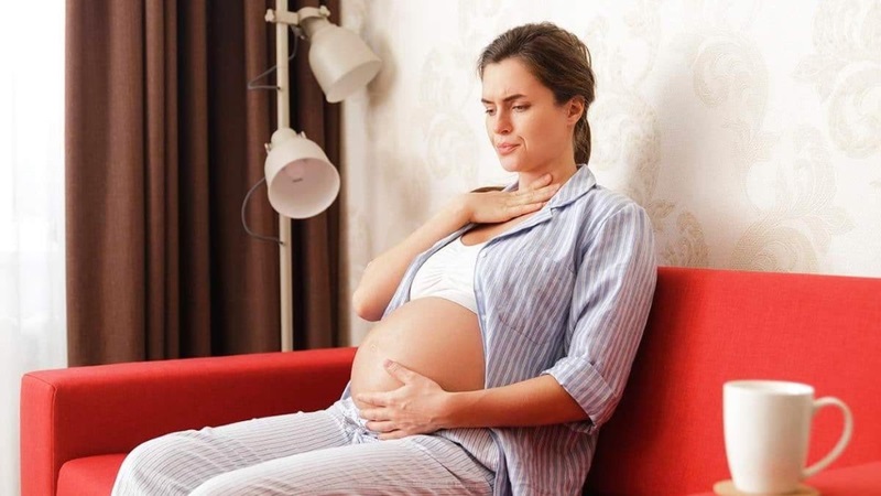 Mẹo làm dịu cơn đau họng thực hiện ở nhà cho mẹ bầu
