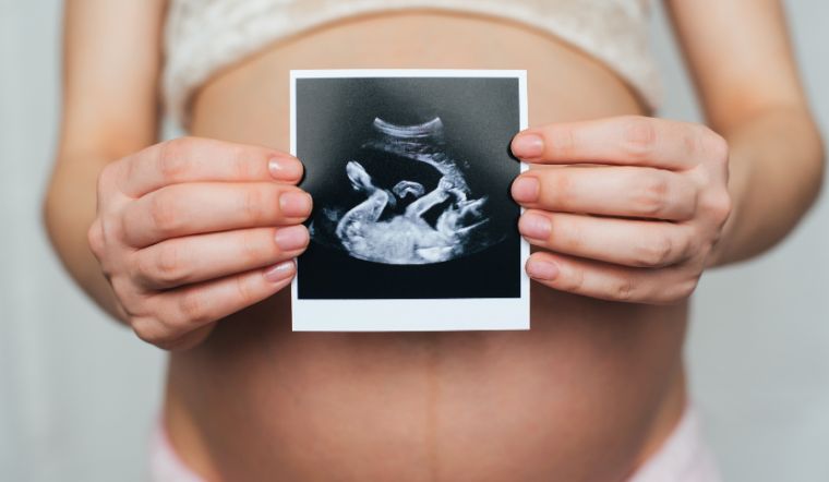 Thai nhi phát triển bộ phận nào trên cơ thể đầu tiên?