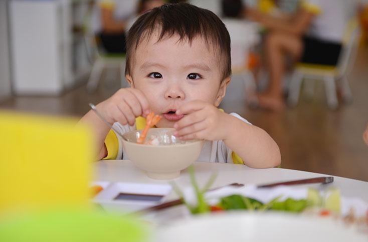 Hè về, ăn uống sao để trẻ không mắc bệnh tiêu hóa?
