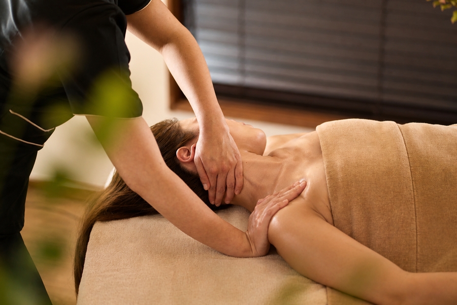 Lợi ích của massage và những điều bạn cần biết
