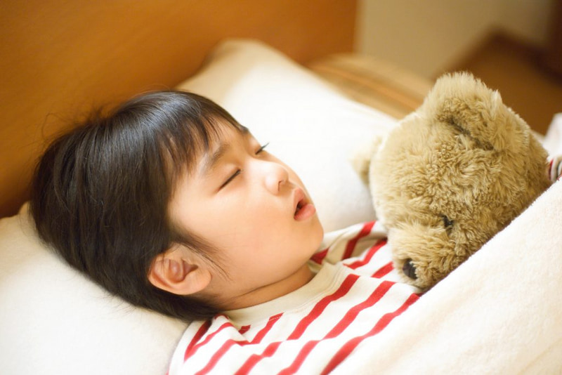 Vì sao nhiều trẻ nghiến răng “ken két” khi đang ngủ?