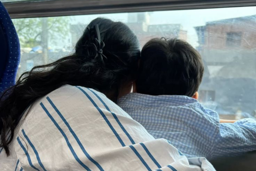 Điều tôi sợ thừa nhận: Đôi khi công việc khiến tôi thấy mình có giá trị hơn làm mẹ